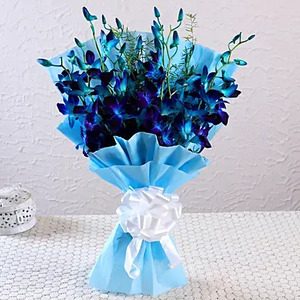 mesmerising-blue-orchids-bouquet